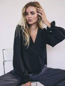 Co Couture Lulu Smoke v-shirt - Black