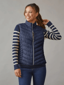 Junge Vest Louise Modern Fit 0125-4040-62 – 50-Navy, stilfuld og moderne vest i navy farve med knapdetaljer og modern fit pasform