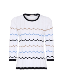 Micha Strik 178-126 i White Blue – elegant og komfortabel striktrøje med blå og hvid farvekombination, ideel til både hverdagsbrug og weekendoutfits.
