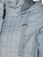 Windfield Ilselill Jakke 2503 – Lys blå jakke med enkel pasform og elegante detaljer perfekt til overgangsvejr 2