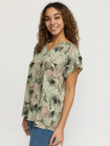 2 Biz bluse Pirlo.sp25 - Khaki Leaf 1