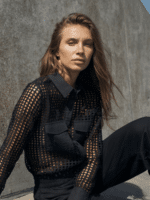 NÜ Bluse Yara8310-40 Black – Elegant og stilfuld sort bluse til kvinder. 2