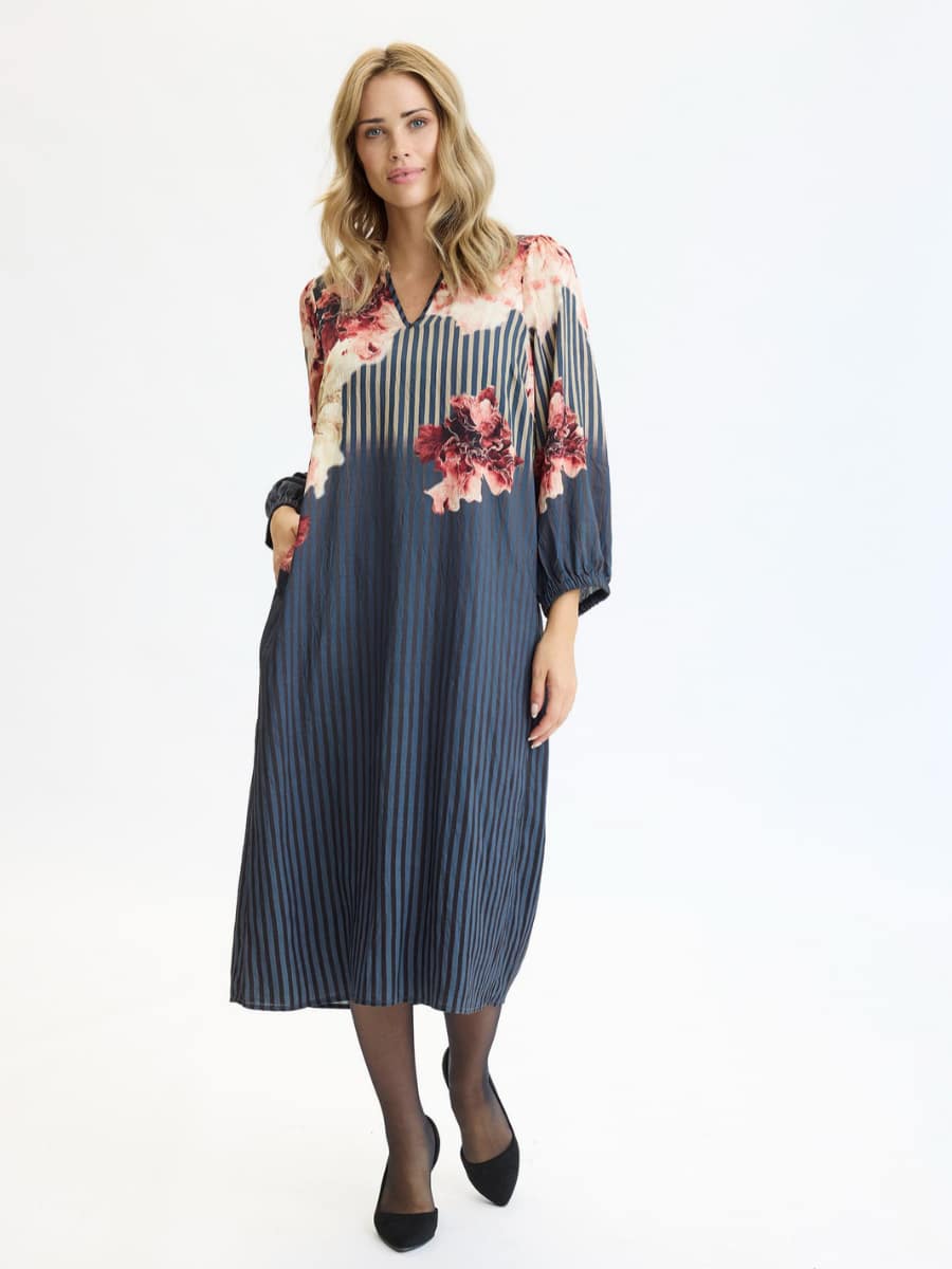 In Front Frankie Kjole - Blush Rose